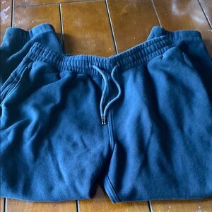 Abercrombie&Fitch 70% cotton approx 31 inch long size M from a clean family home